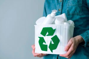 Processo sustentável de reciclagem de plástico