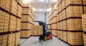 Logística de alta performance com pallets de plástico